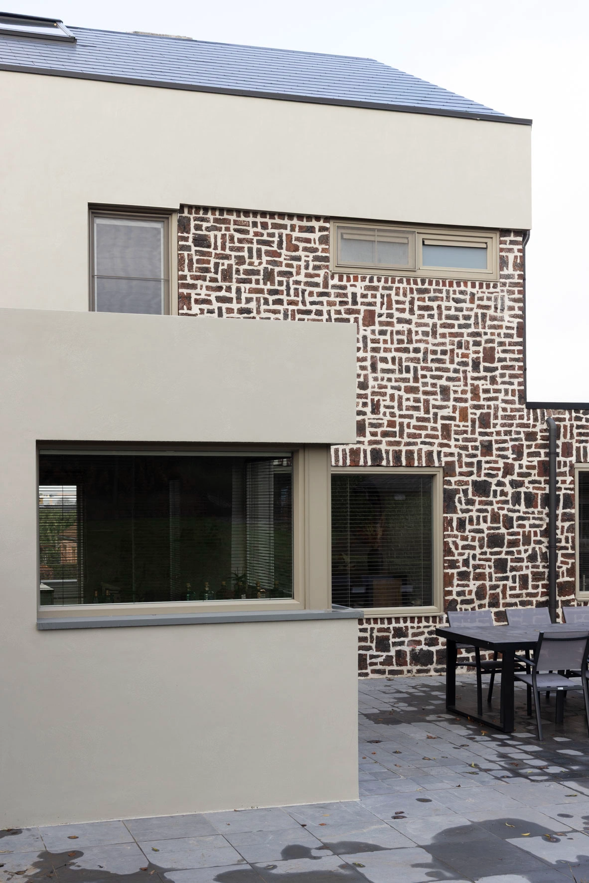 Geveltransformatie Buftea achterkant woning